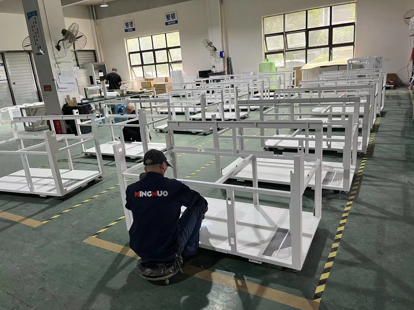 成都機箱機柜精密鈑金訂制加工